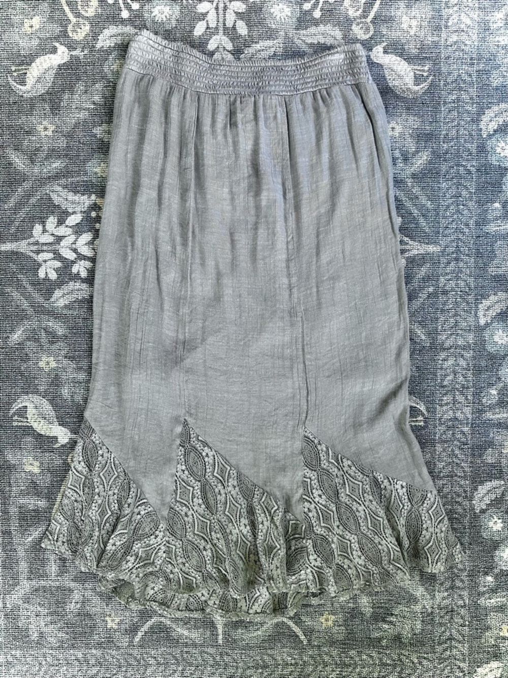 Apt. 9 Gray Midi Skirt M Elastic Waist Boho Lace Hem Textured - Picture 2 of 7